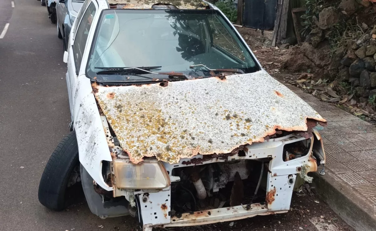 Coches abandonados en Valverde (El Hierro). / AYUNTAMIENTO DE VALVERDE