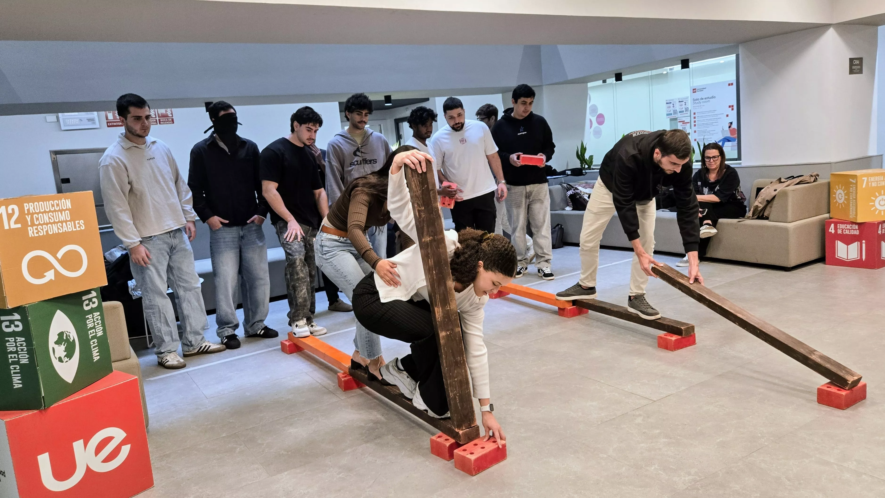 La auditoría se reinventa para captar talento joven en Canarias con un ‘escape room’ universitario. / AH