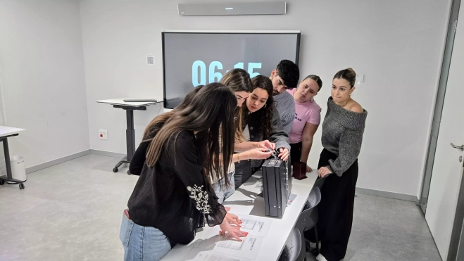 32ce4498 4d43 4785 813f e5ad7c264f94~1