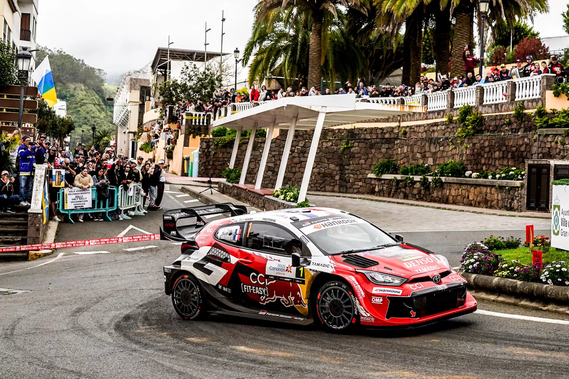 Foto cedida por el Rally Islas Canarias de Sébastien Ogier y su copiloto Vincent Landais a los mandos de un Toyota GR Yaris Rally1 en la localidad de Moya. EFE/@World
