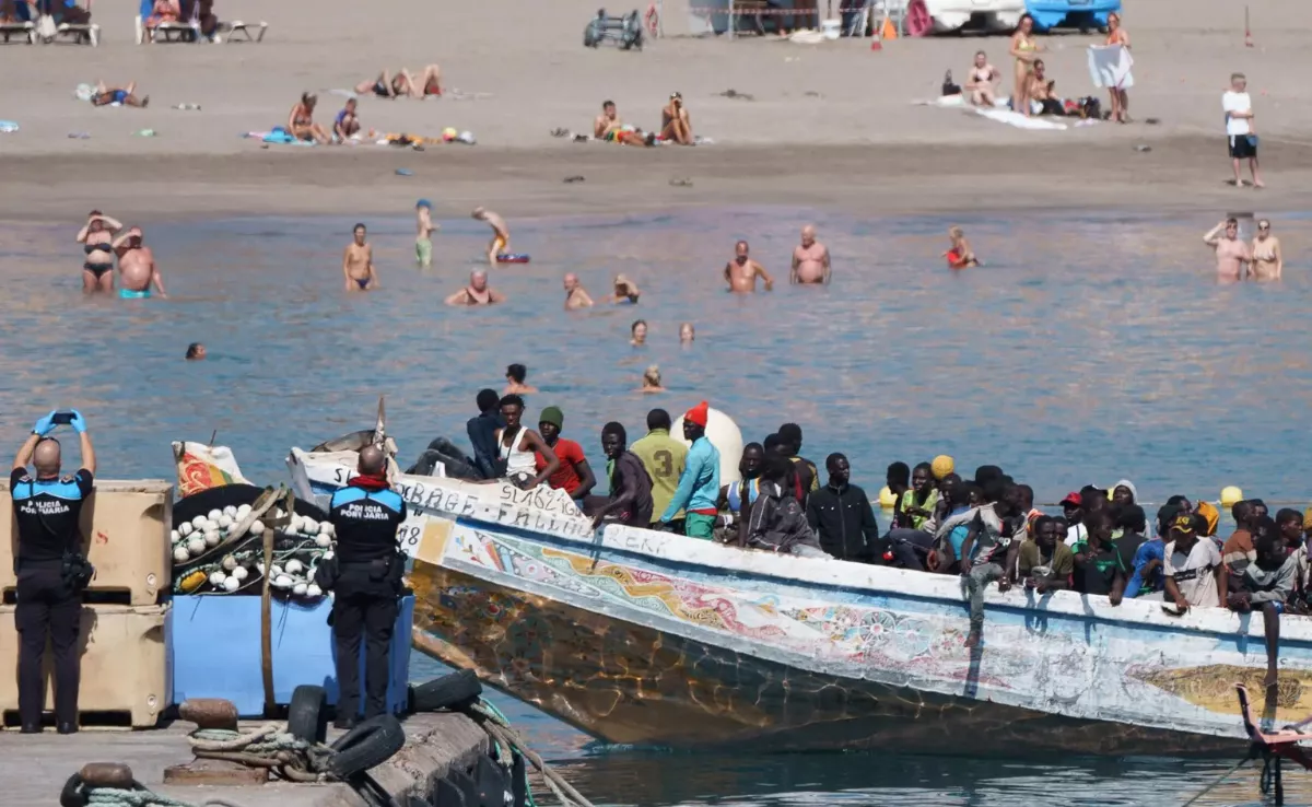Migrantes recién llegados a Canarias / EFE