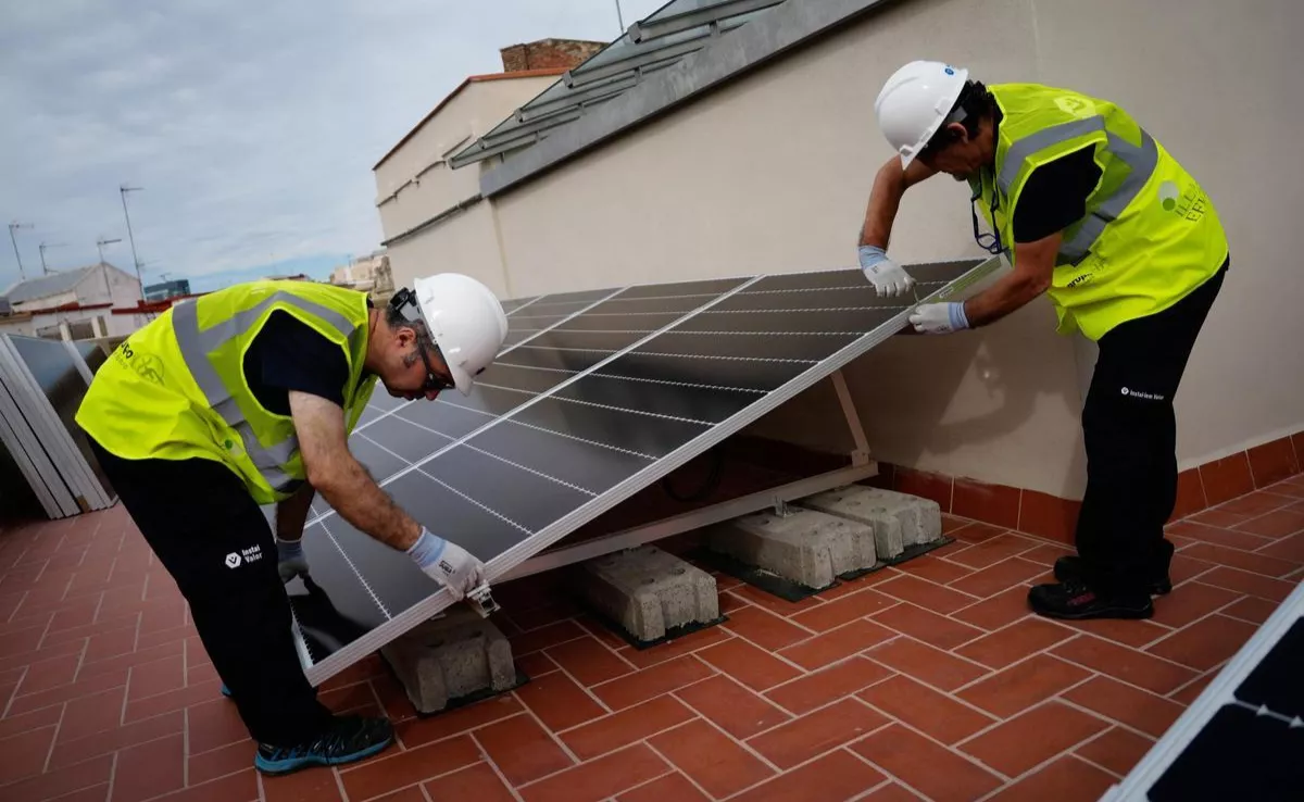 Imagen de la instalación de placas solares / EFE
