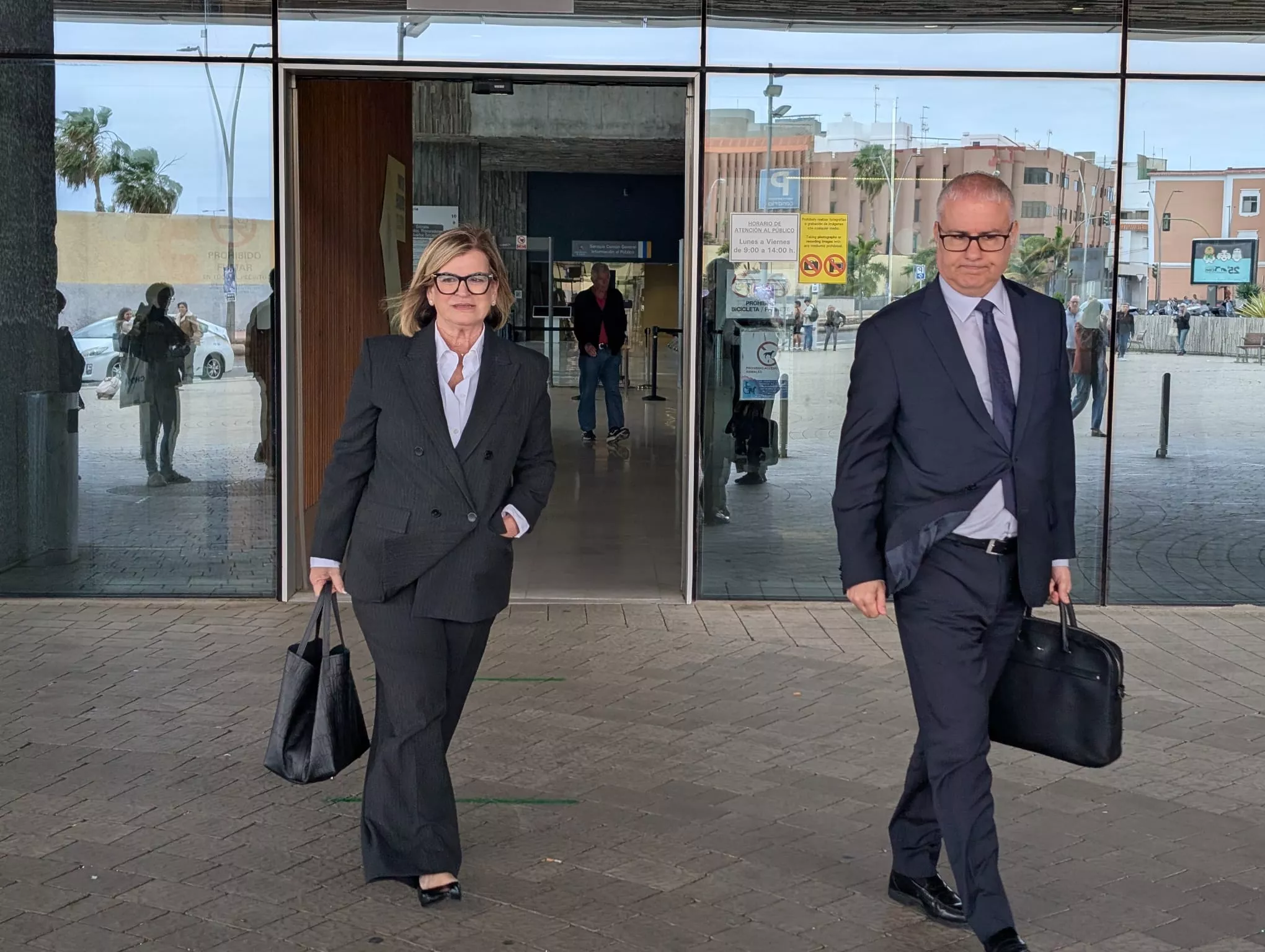 La exconcejala Inmaculada Medina, a la salida de los juzgados. MANUEL REYES AH