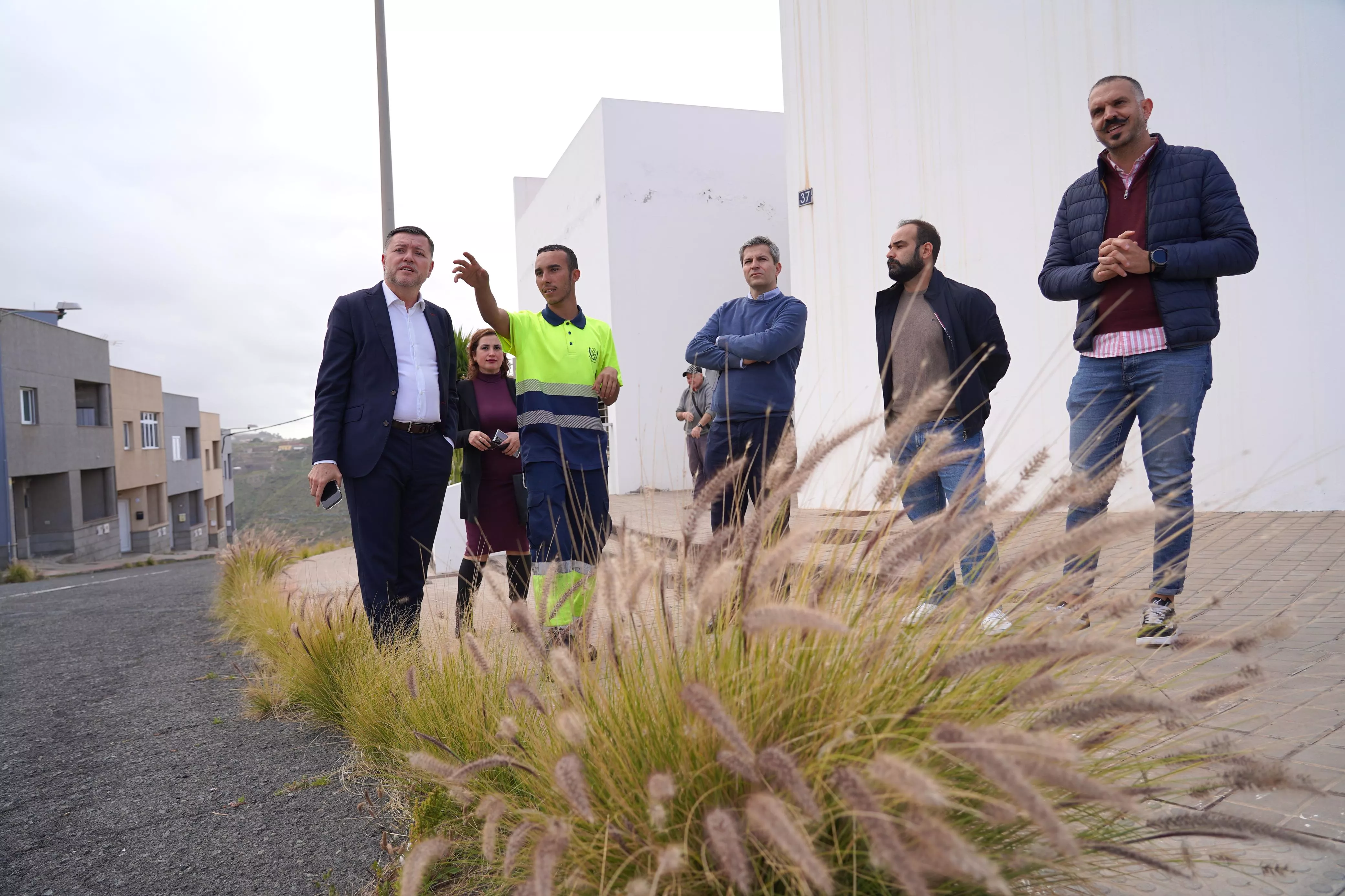  Representantes de Municipalistas Primero Canarias, encabezados por Teodoro Sosa, en el barrio de Ladera Alta. CEDIDA