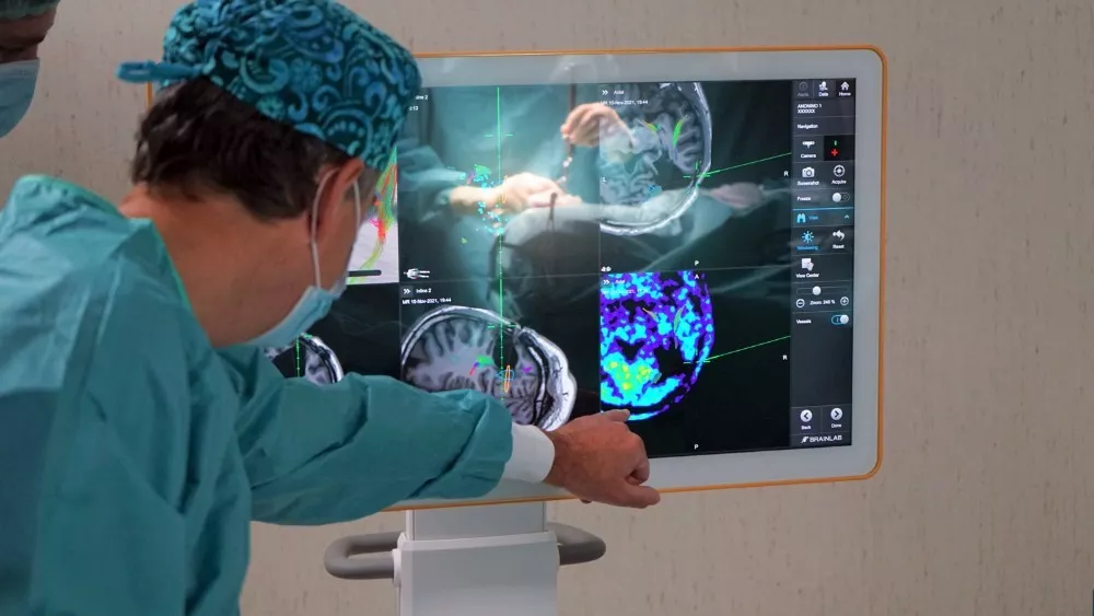 La neuronavegación permite intervenciones quirúrgicas más precisas y seguras / QUIRÓNSALUD