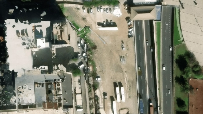 Imagen aérea de la salida de Nicolás Estévanez a la Avenida Marítima cerrada por las obras de la MetroGuagua. / AH