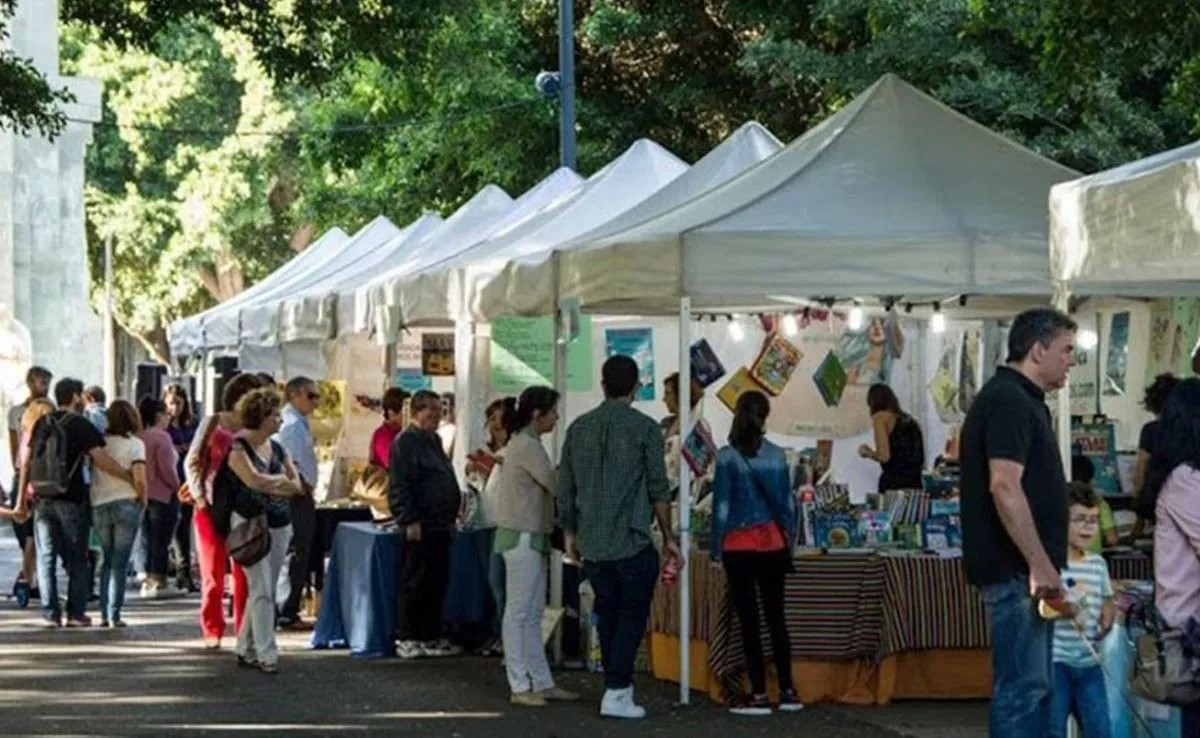 Feria del libro de Santa Cruz|AYUNTAMIENTODESANTACRUZ