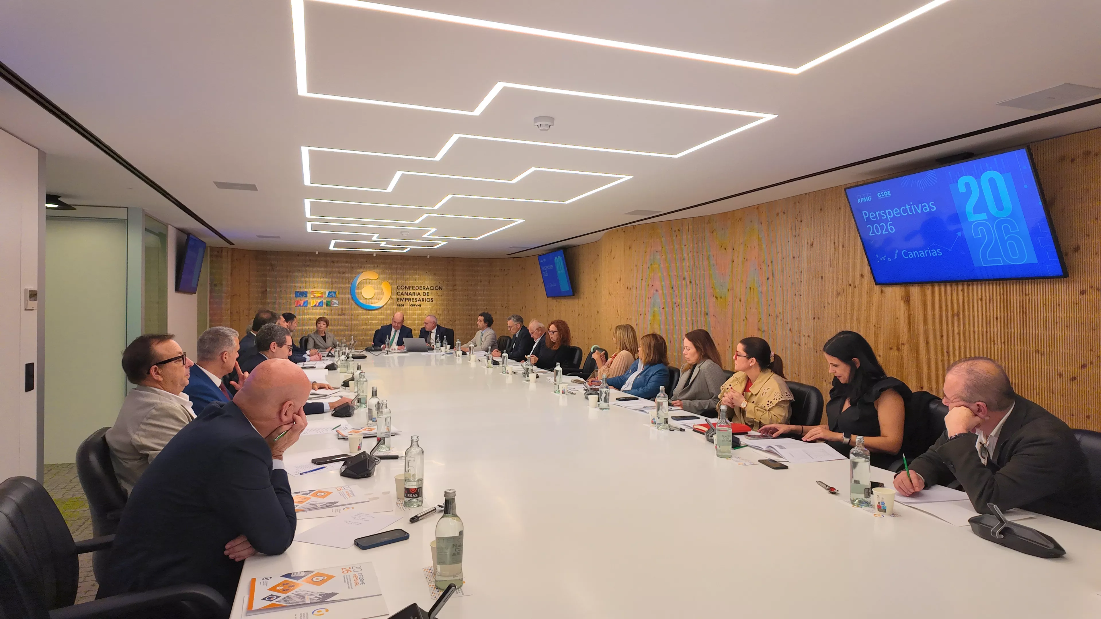 La Confederación Canaria de Empresarios (CCE) Celebró este martes su Junta Directiva de abril. / AH
