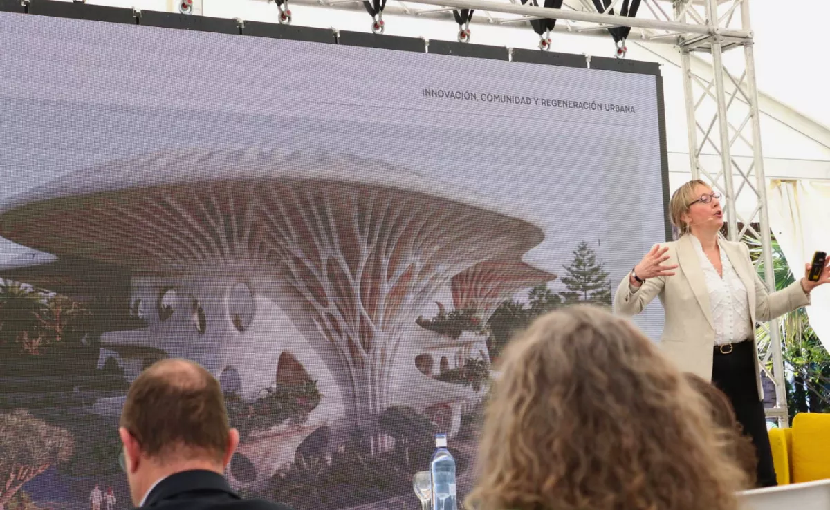 Melisa Sterry, científica, diseñadora, estratega y futurista en la II Jornada Ciudad 360º Innovación, comunidad y regeneración urbana. / ATLÁNTICO HOY