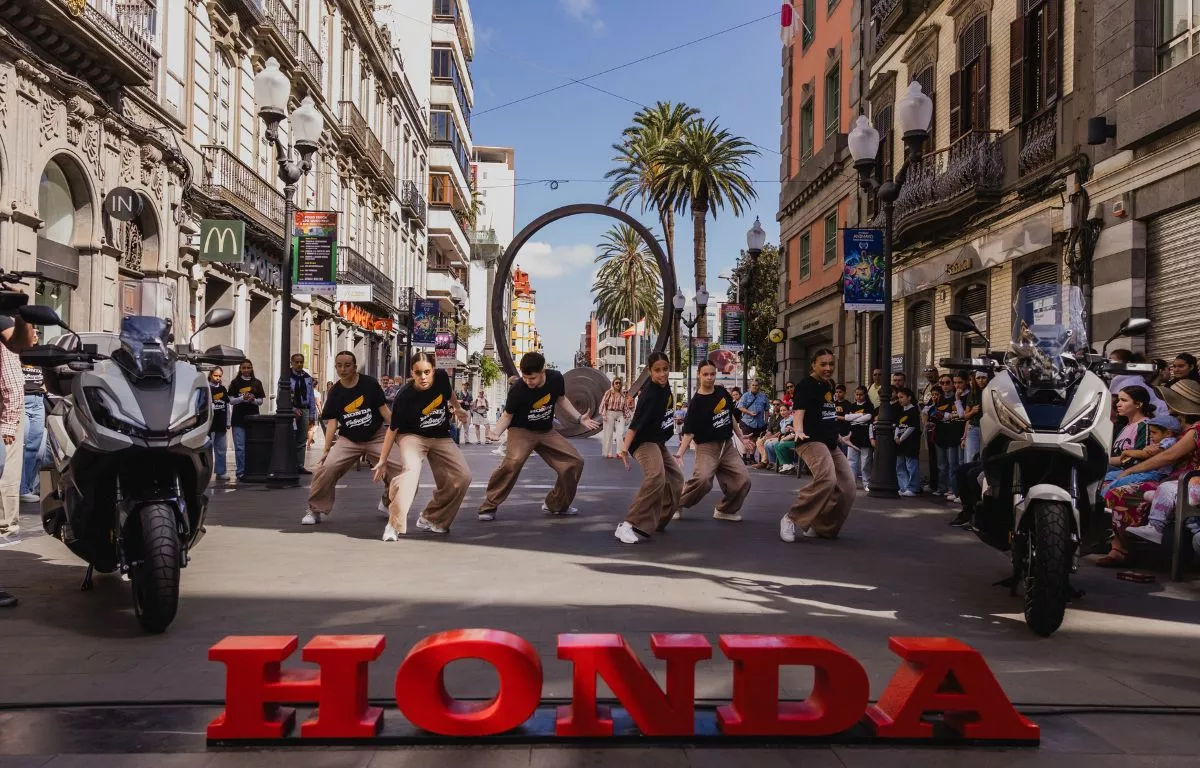 Honda Canarias hace bailar Triana al ritmo del talento canario. AH