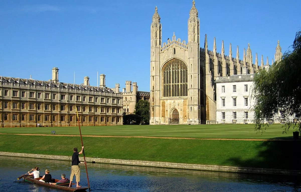 Capilla y patio del King's College, en Cambridge. ARCHIVO