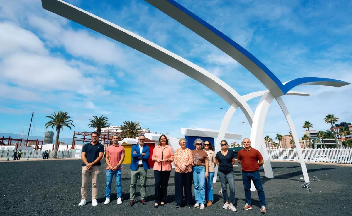 Presentación del monumento La Gaviota, en la entrada del sur del Puerto de Las Palmas. / APLP 