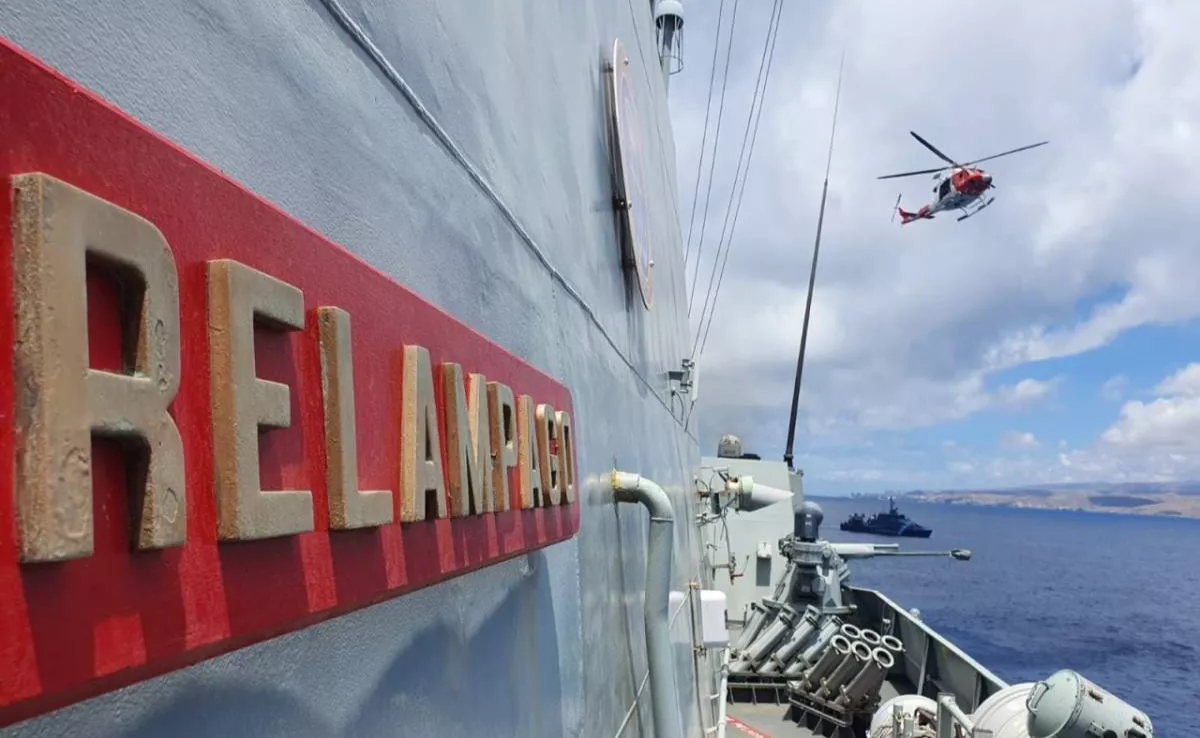 El buque 'Relámpago' de la Armada durante un simulacro./ DEFENSA