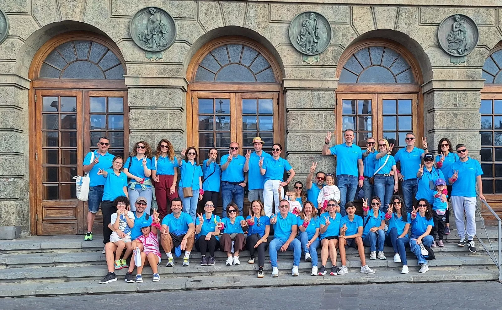 Voluntarios de CaixaBank participan en la Magic Line de San Juan de Dios en Las Palmas de Gran Canaria. / CEDIDA
