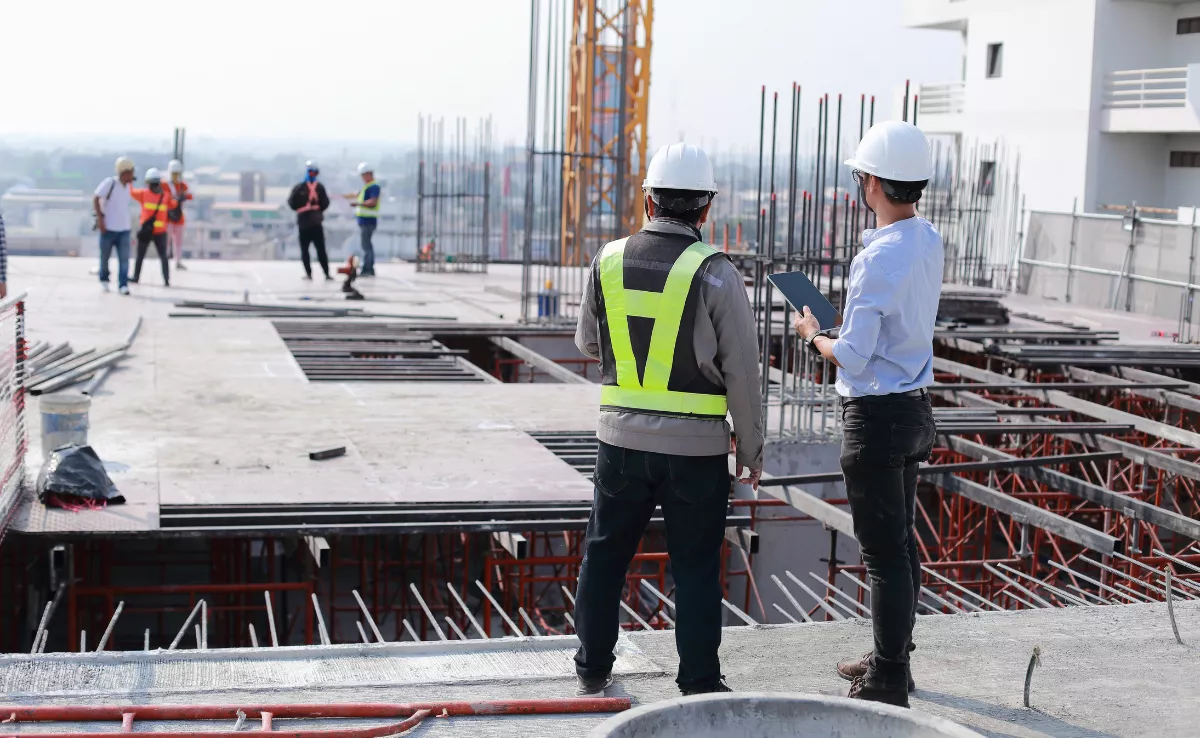 Imagen de la construcción de un edificio / CANVA