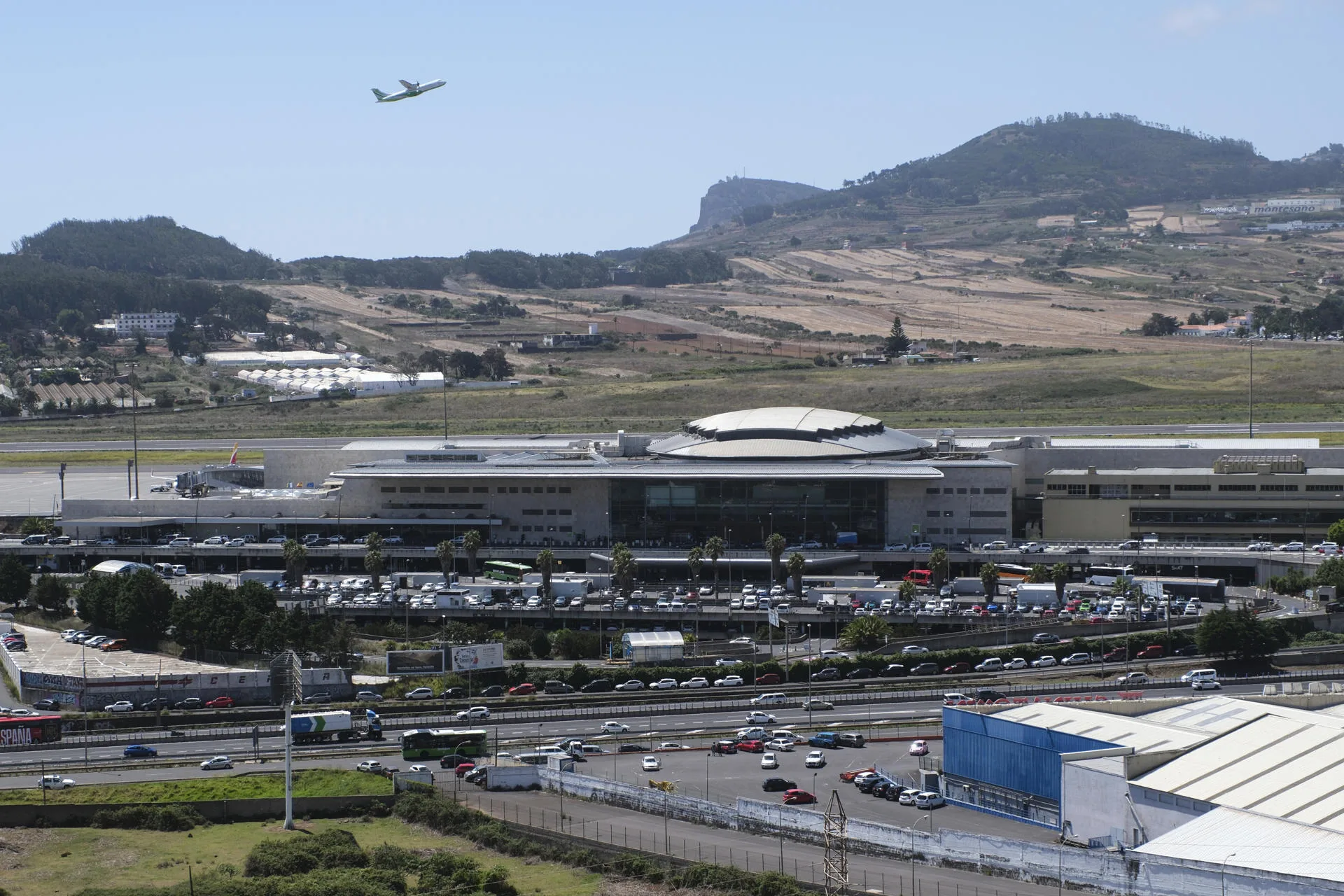 Imagen del aeropuerto de Tenerife Norte. / EFE - ALBERTO VALDÉS