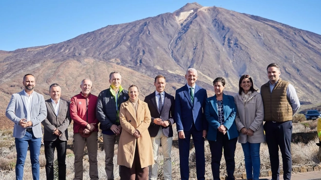 Acto oficial de traspaso de competencias en el Parque Nacional del Teide. / CABILDO DE TENERIFE