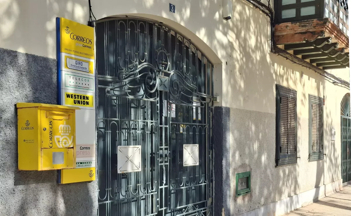 Oficina de Correos de García Escámez, en Santa Cruz de Tenerife./ ÁLVARO OLIVER-AH