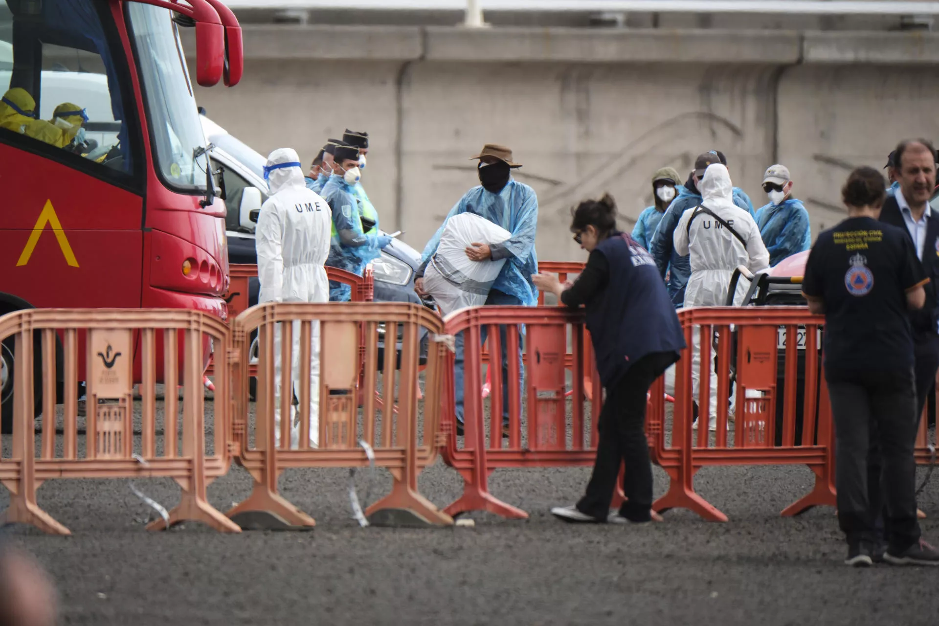 Francia activa el aislamiento tras detectar síntomas en un pasajero evacuado del ‘MV Hondius‘. / MIGUEL BARRETO-EFE