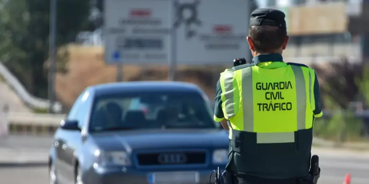 Imagen de un guardia civil de tráfico / EFE