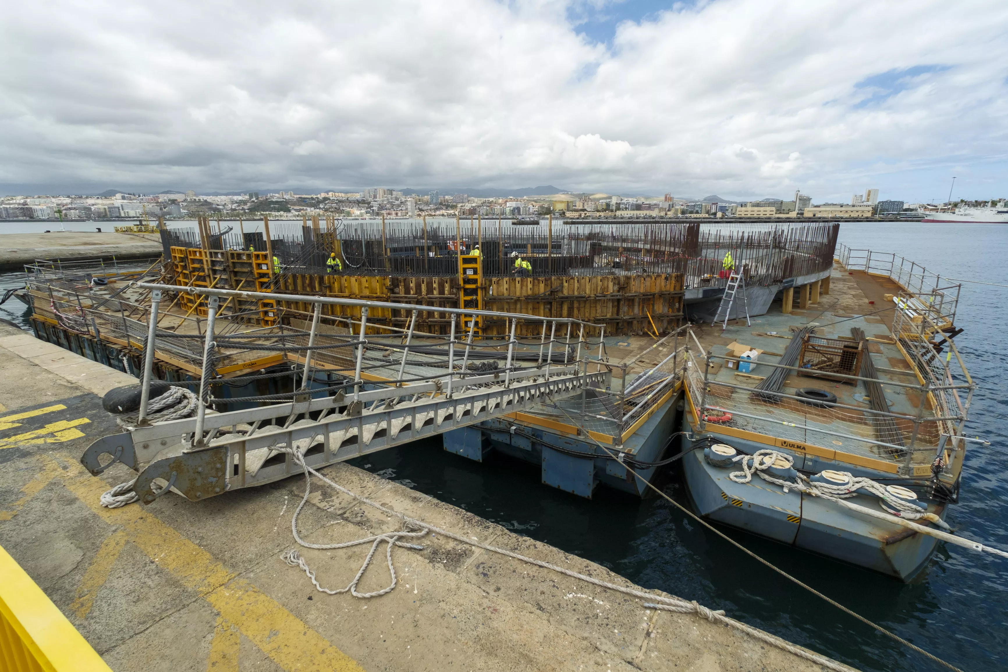 Comienzo de la construcción del proyecto 'Wheel' en el puerto de Las Palmas. / ÁNGEL MEDINA G.-EFE
