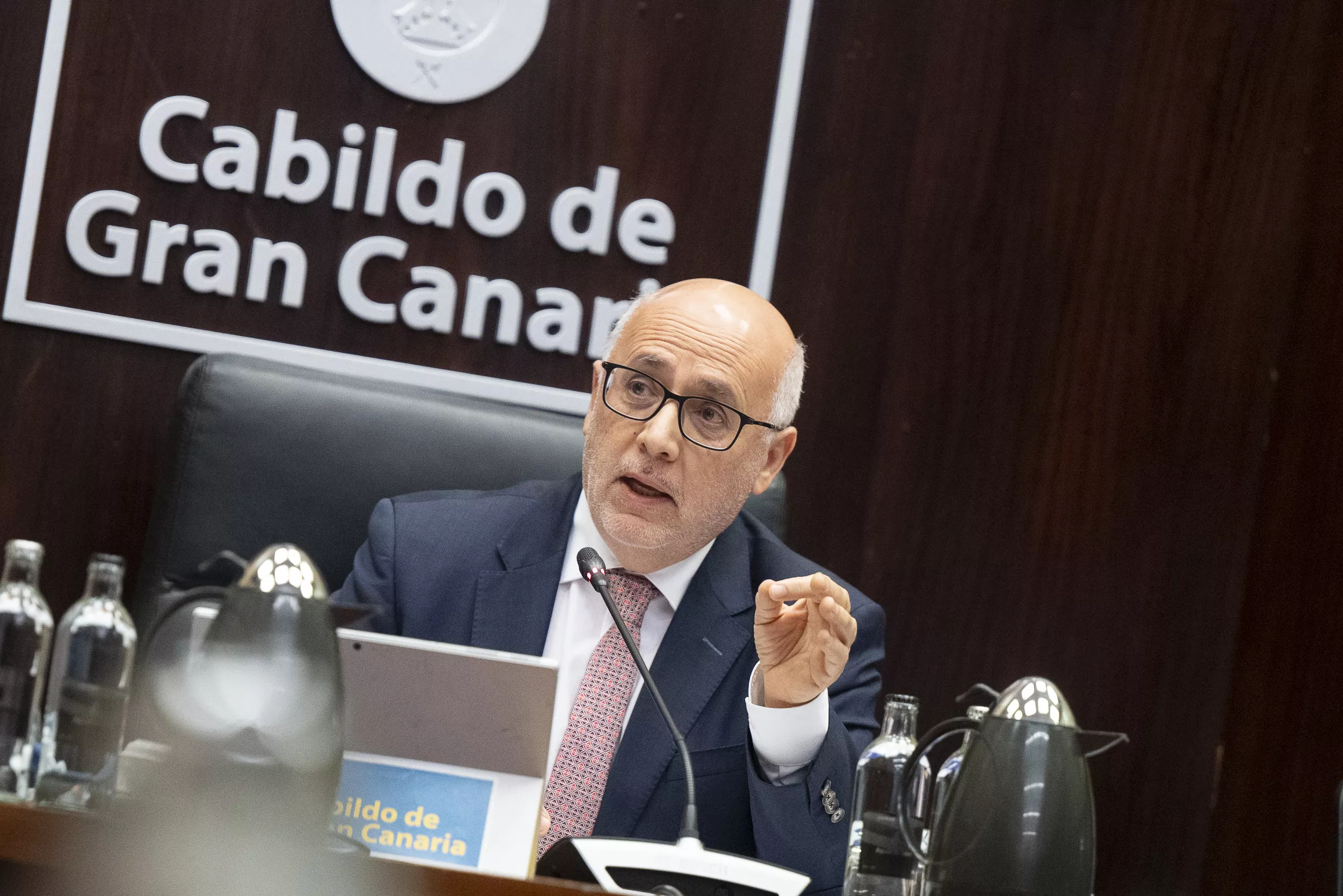 Antonio Morales, presidente del Cabildo de Gran Canaria, durante un pleno de la corporación insular. 
