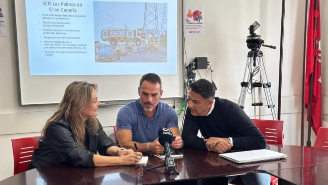 Rueda de prensa de UGT sobre bomberos urbanos / ATLÁNTICO HOY - MARCOS MORENO