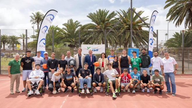 La F. Deporte de la ULPGC recibe el material de Inclúye T de Fundación DISA 1