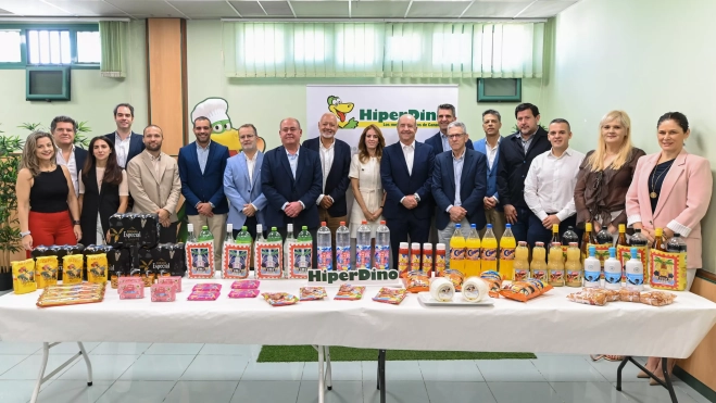 Foto de familia de las marcas participantes en la iniciativa. CEDIDA