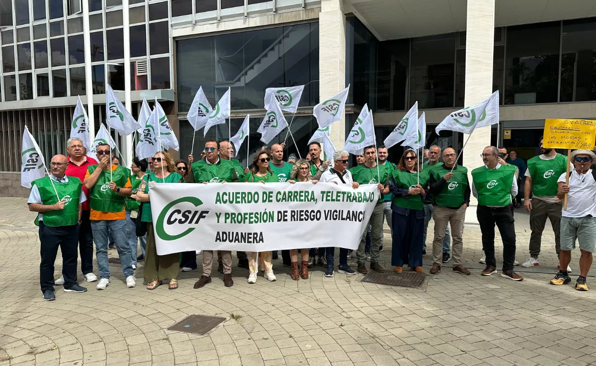 Concentración de CSIF en Las Palmas de Gran Canaria / ATLÁNTICO HOY - MARCOS MORENO