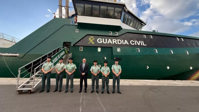 Visita del delegado del Gobierno, Anselmo Pestana al 'Duque de Ahumada'. AH