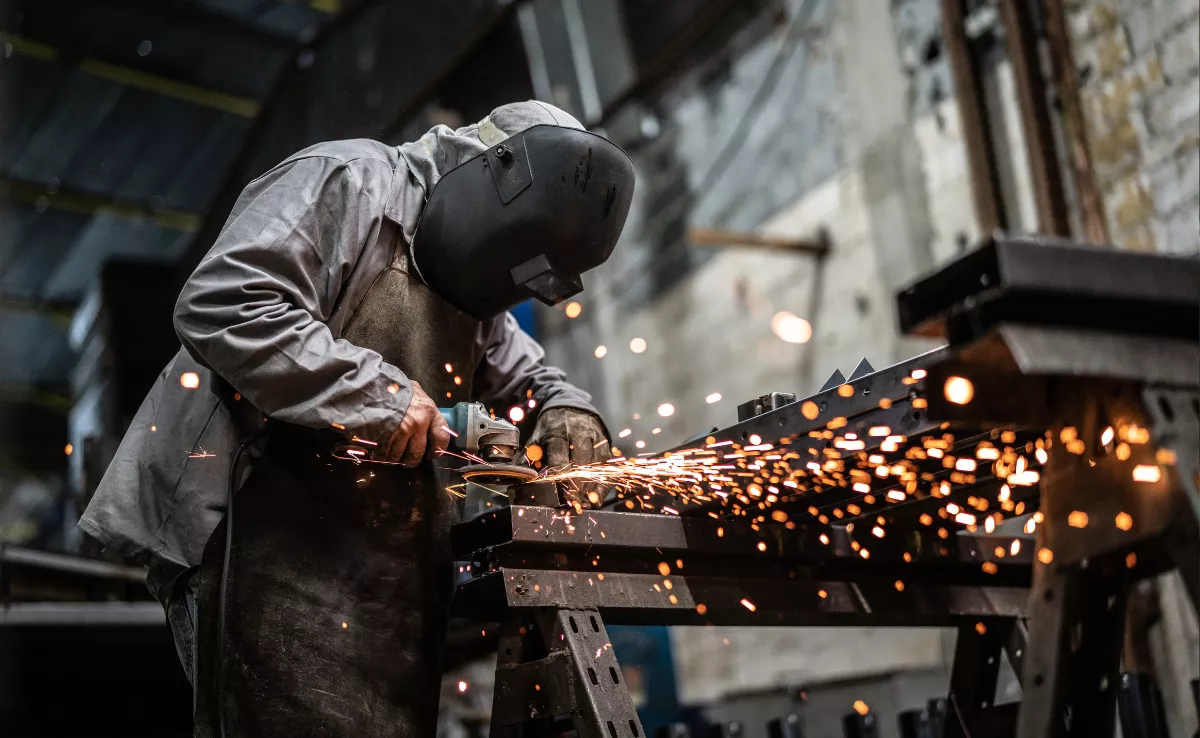 Trabajador del sector de la industria. IMAGEN DE LA RED