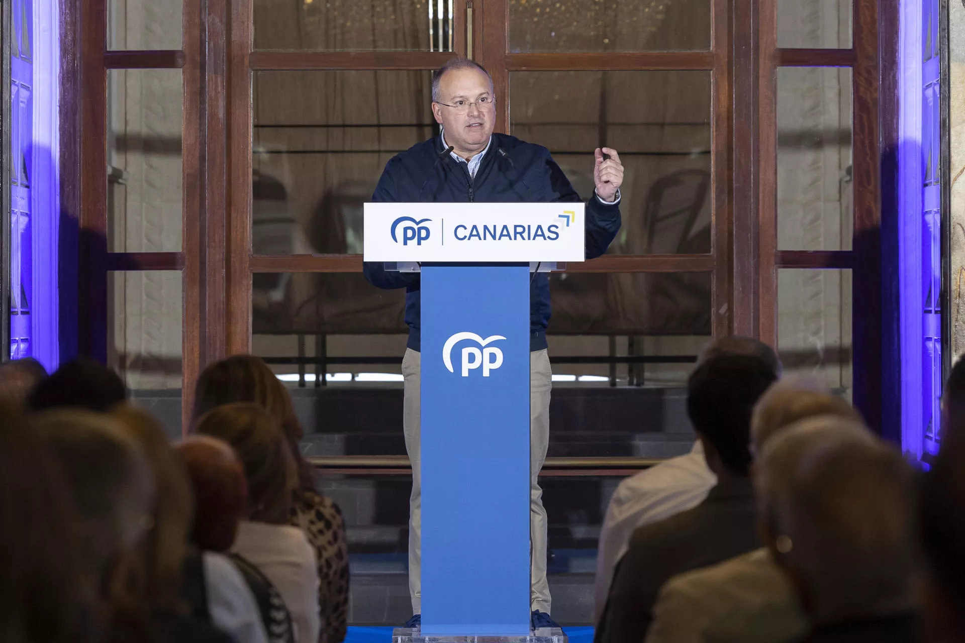 El secretario general del Partido Popular, Miguel Tellado, interviene en un acto con afiliados y simpatizantes en Las Palmas de Gran Canaria. / QUIQUE CURBELO-EFE