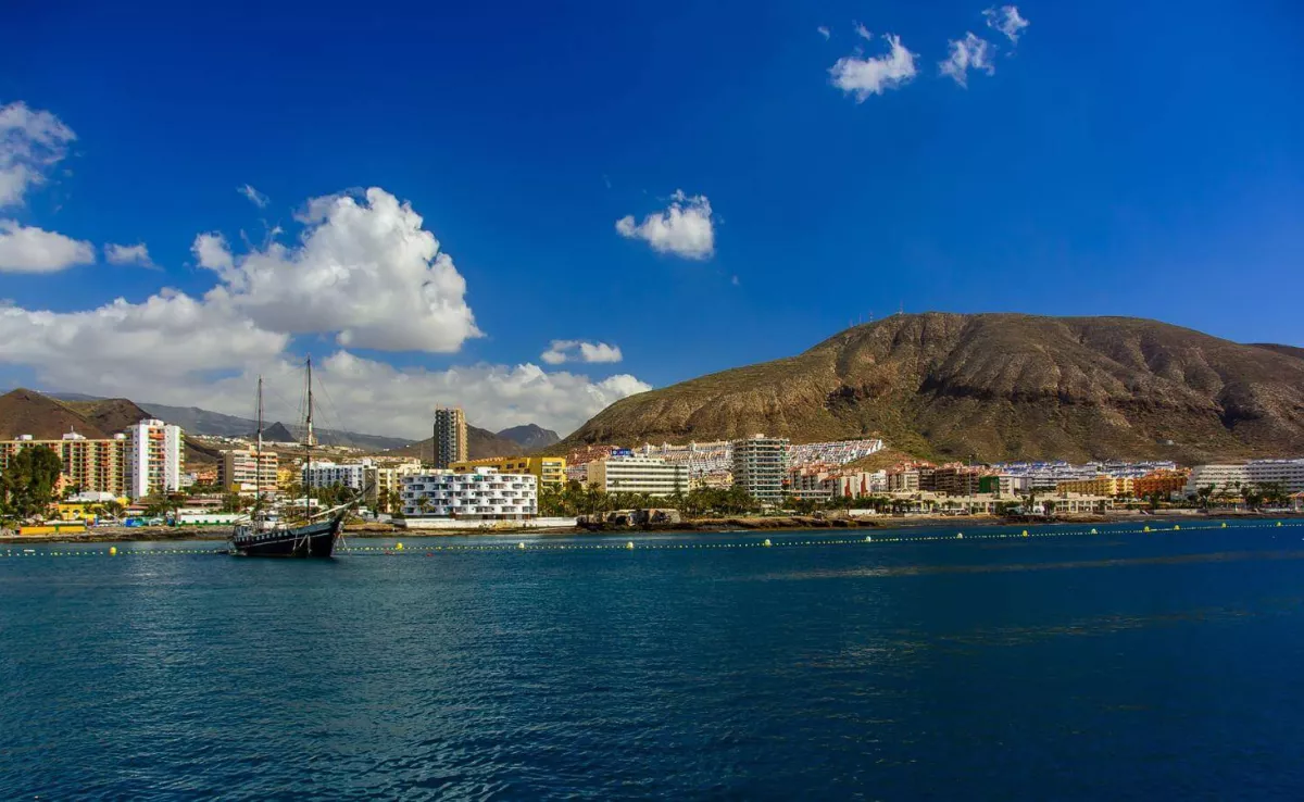 Panorámica de Los Cristianos, en Tenerife. / ISLAS CANARIAS Panorámica de Los Cristianos, en Tenerife. / ISLAS CANARIAS