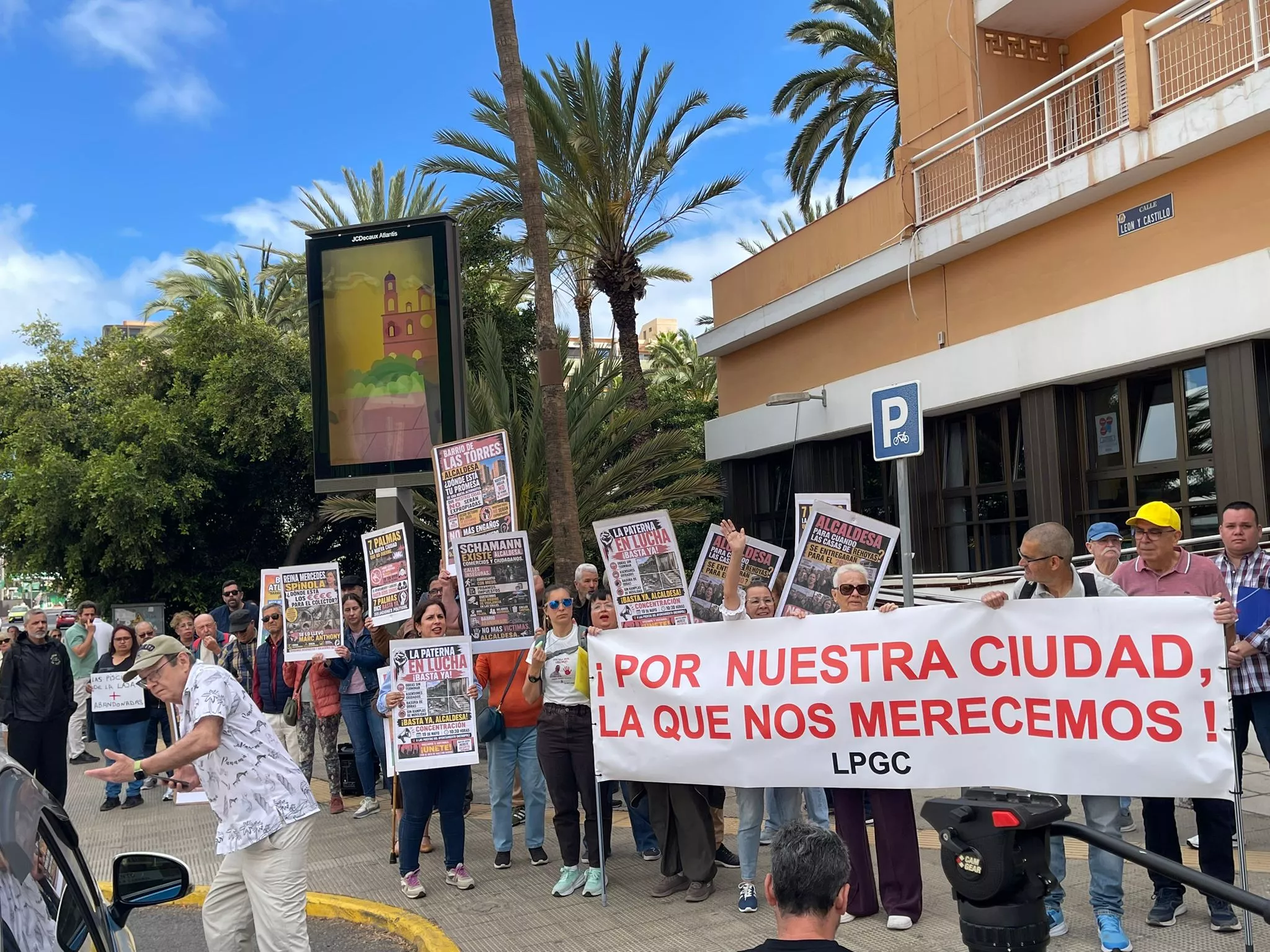 Los barrios de Las Palmas de Gran Canaria estallan contra Carolina Darias “Estamos abandonados”. CEDIDA