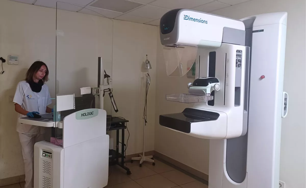 Unidad de mamografía del-cribado de cáncer de mama / GOBIERNO DE CANARIAS