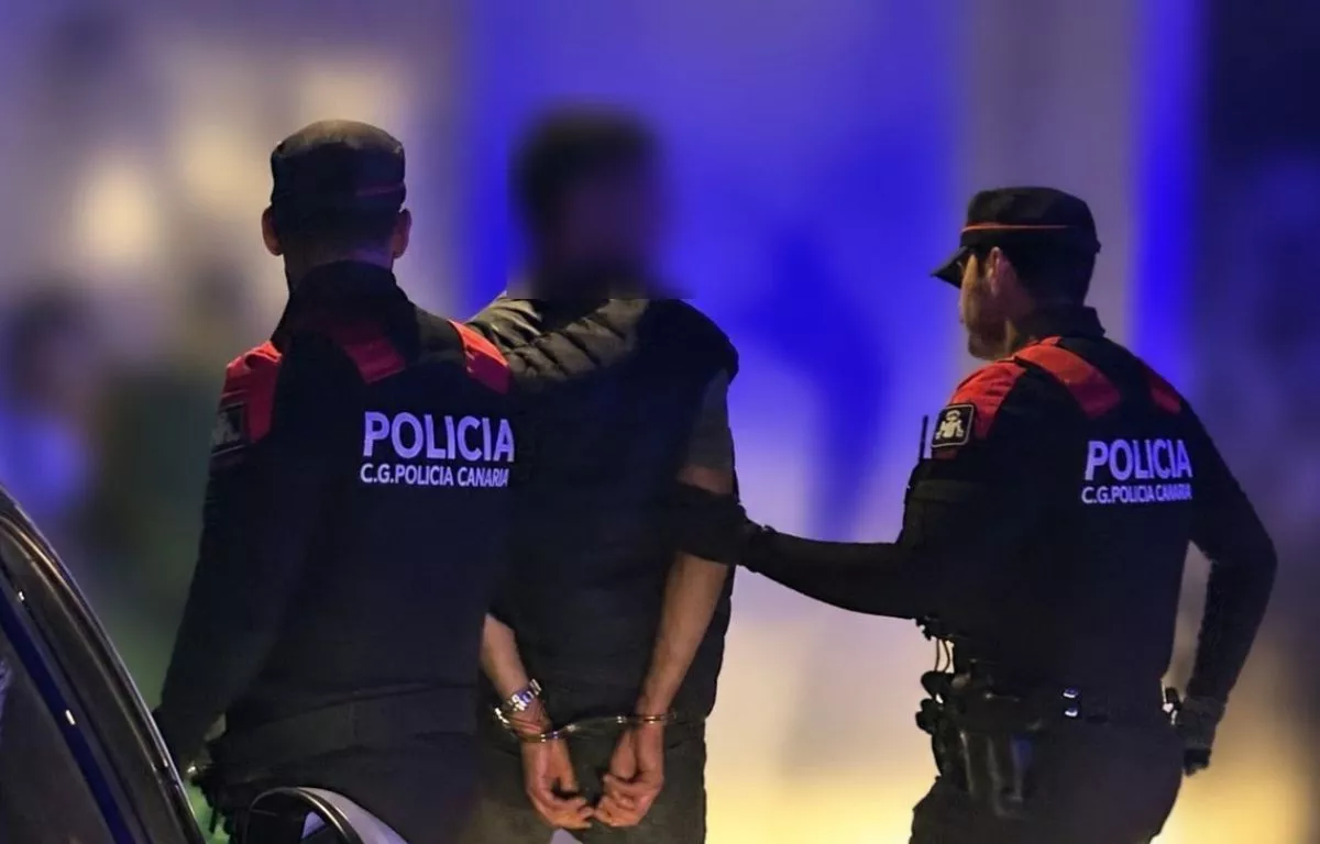 Detenido en Gran Canaria tras agredir a una encargada y atacar a policías durante un robo. POLICÍA CANARIA