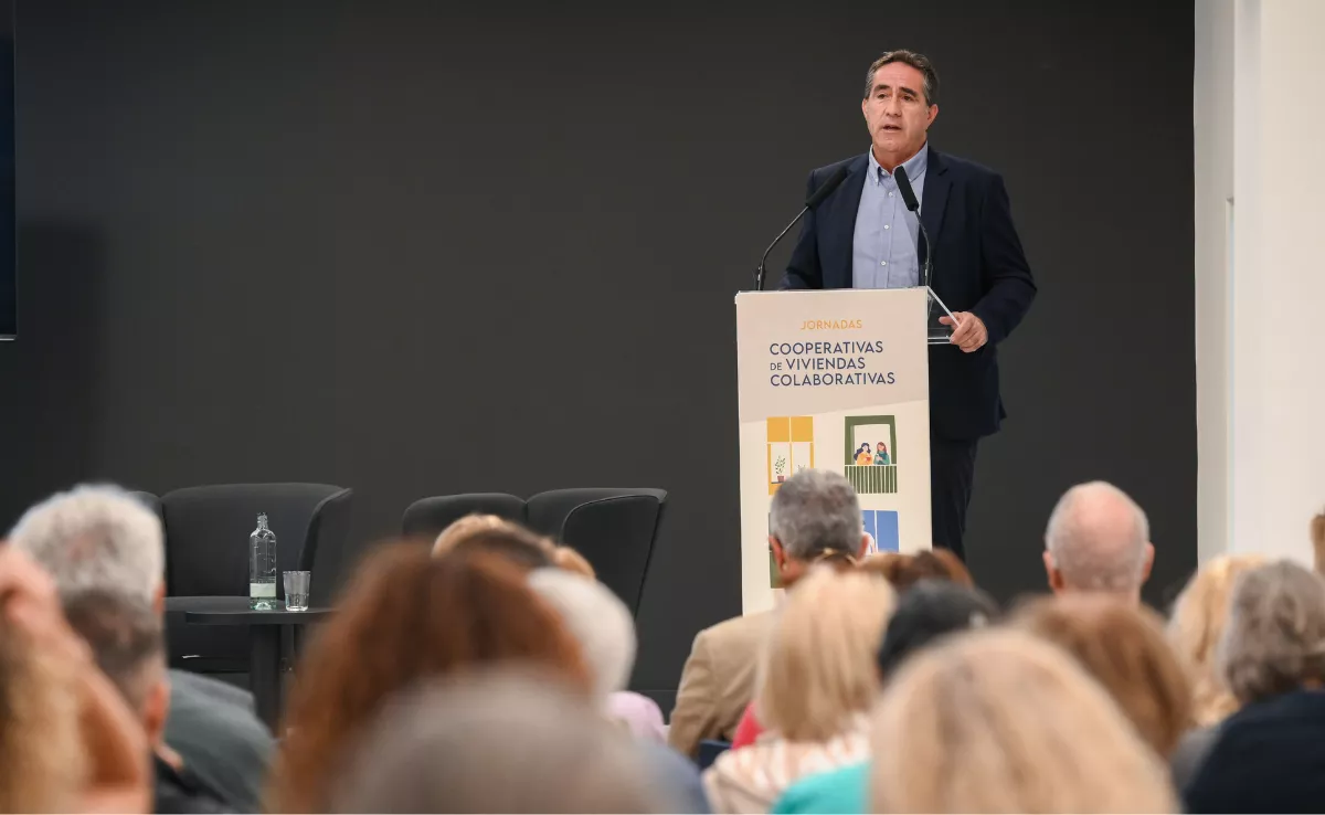 El viceconsejero de Bienestar Social, Francisco Candil, durante la jornada sobre cooperativas de viviendas colaborativas / GOBIERNO DE CANARIAS