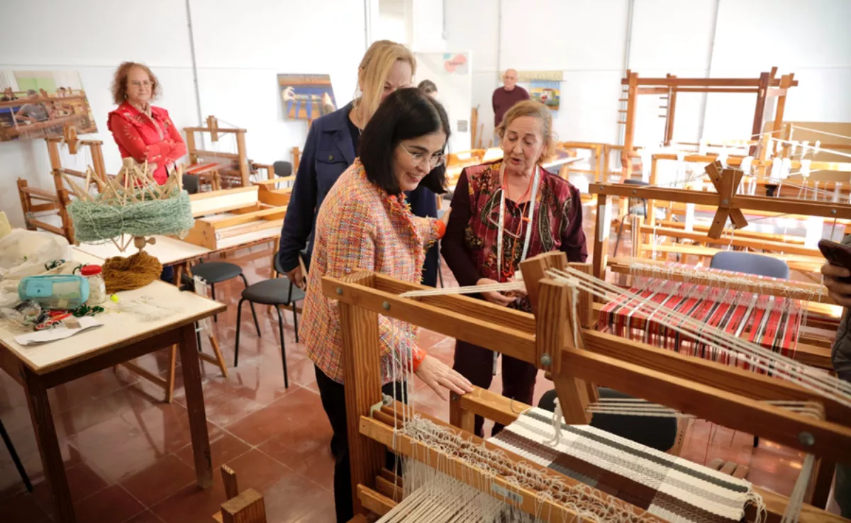 La alcaldesa, Carolina Darias; y la concejala de Educación, Nina Santana / AYUNTAMIENTO DE LAS PALMAS DE GRAN CANARIA