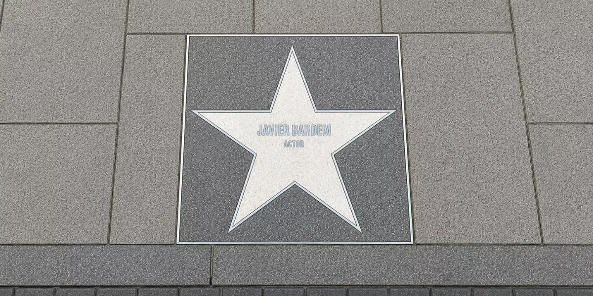Imagen de la estrella del actor canario Javier Bardem en el Paseo de la fama de Madrid / LUNA MOYA - AH 
