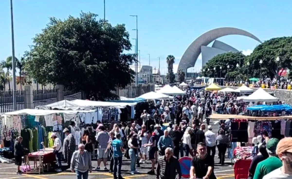 Rastro de Santa Cruz en la avenida marítima|AYUNTAMIENTODESANTACRUZ