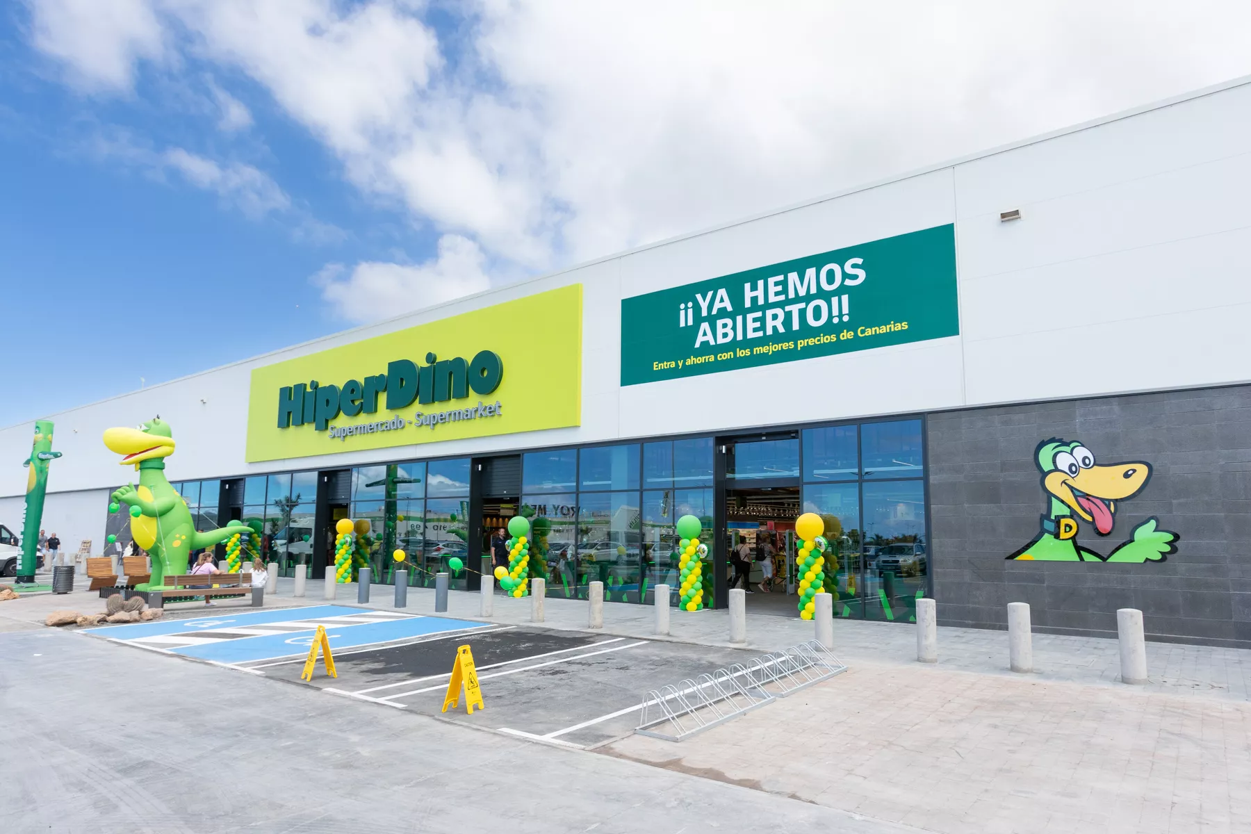 Apertura del Hiperdino Parque Comercial Adeje Shopping. AH