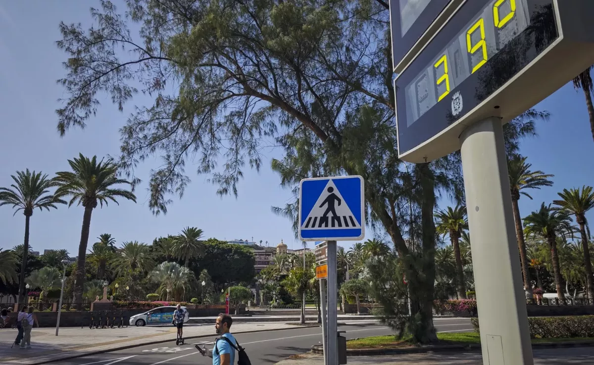Imagen de un termómetro durante una ola de calor en Canarias / EFE