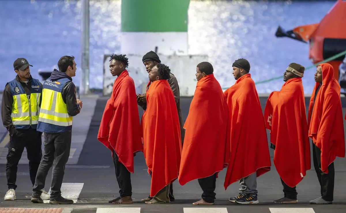 Imagen de unas personas migrantes llegando a Canarias / EFE