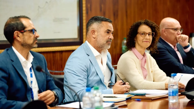 Juan José Socas, también presidente de la Comisión de Bunkering, durante la reunión mantenida con la Autoridad Portuaria de Las Palmas. / APLP Juan José Socas, también presidente de la Comisión de Bunkering, durante la reunión mantenida con la Autoridad Portuaria de Las Palmas. / APLP