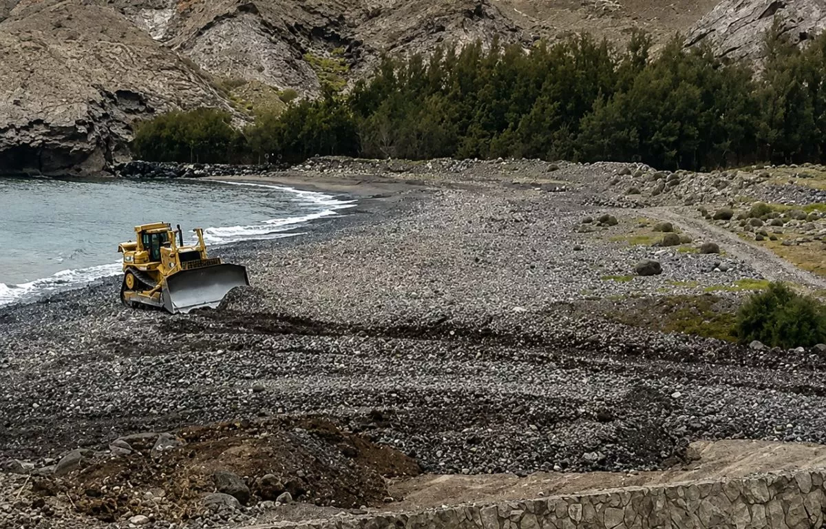 Trabajos de 'regeneración de la playa de Veneguera' realizados por Costa Canaria de Veneguera, filial del grupo LOPESAN. CEDIDA