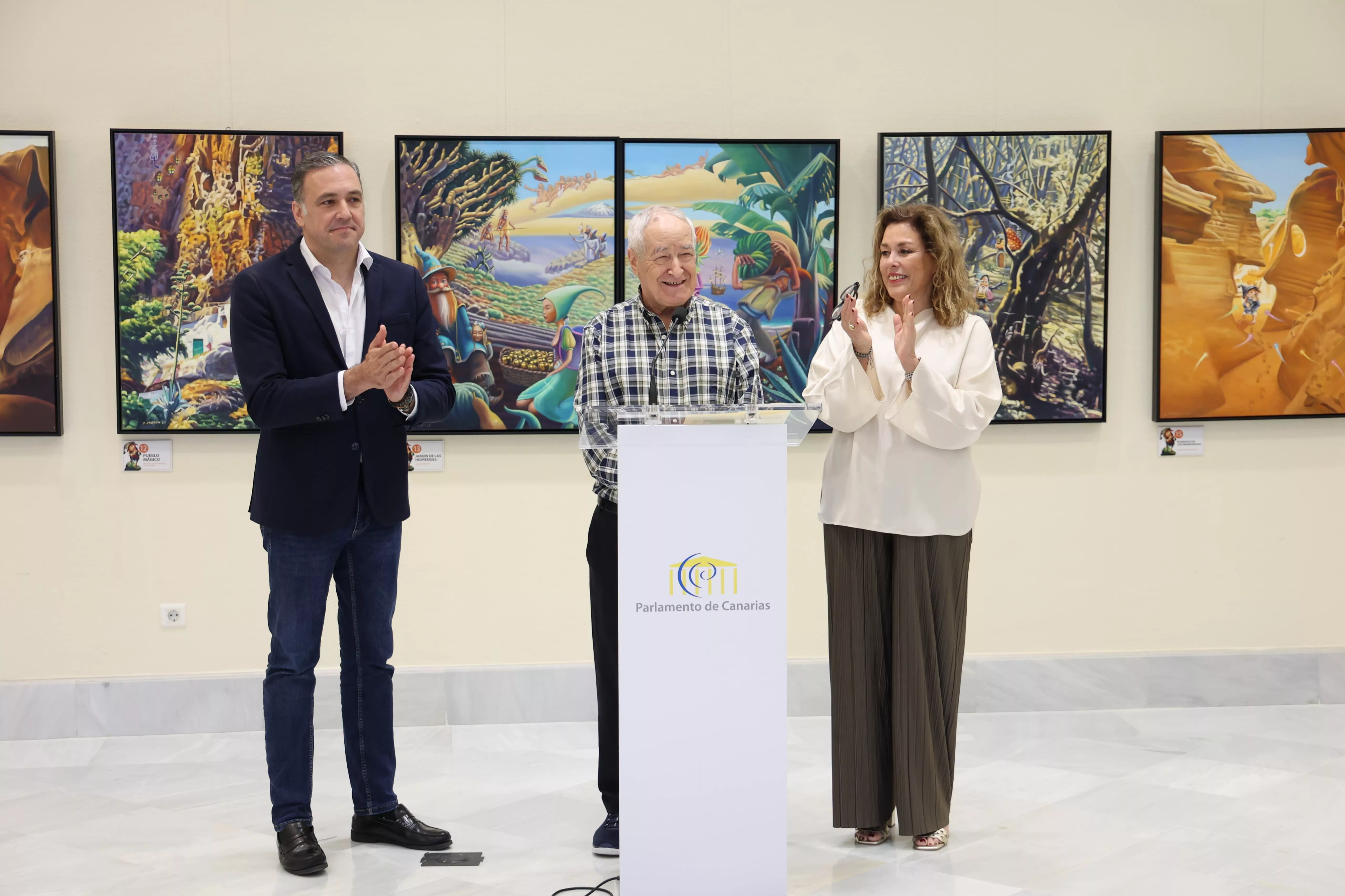 El Parlamento de Canarias inaugura la exposición “Canarias, Tierra Mágica” de Julio Padrón. AH