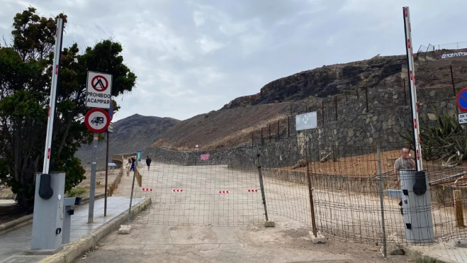 Entrada de El Confital cerrada / ARIADNA MARTÍNEZ - ATLÁNTICO HOY Entrada de El Confital cerrada / ARIADNA MARTÍNEZ - ATLÁNTICO HOY
