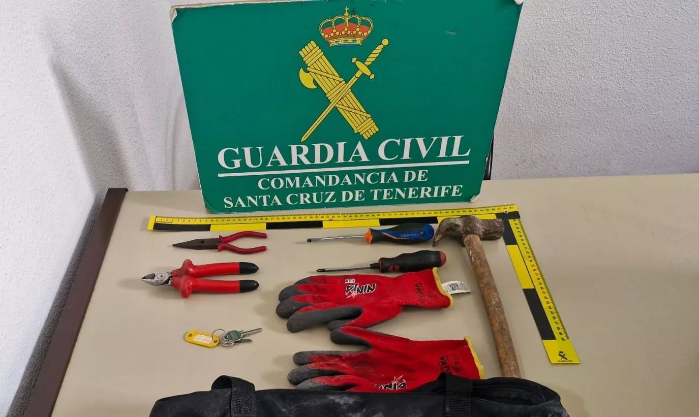 Detenido en Tacoronte tras ser pillado robando en un guachinche y enfrentarse a los agentes. / GUARDIA CIVIL