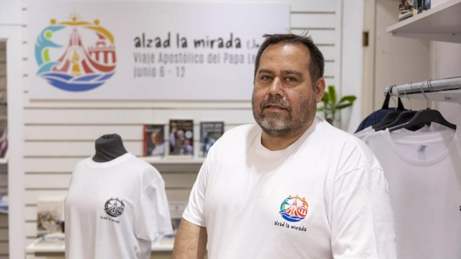 Pedro López, coordinador general de equipo de voluntarios para la visita del papa León XIV a Tenerife del 12 de junio. / EFE - MIGUEL BARRETO Pedro López, coordinador general de equipo de voluntarios para la visita del papa León XIV a Tenerife del 12 de junio. / EFE - MIGUEL BARRETO